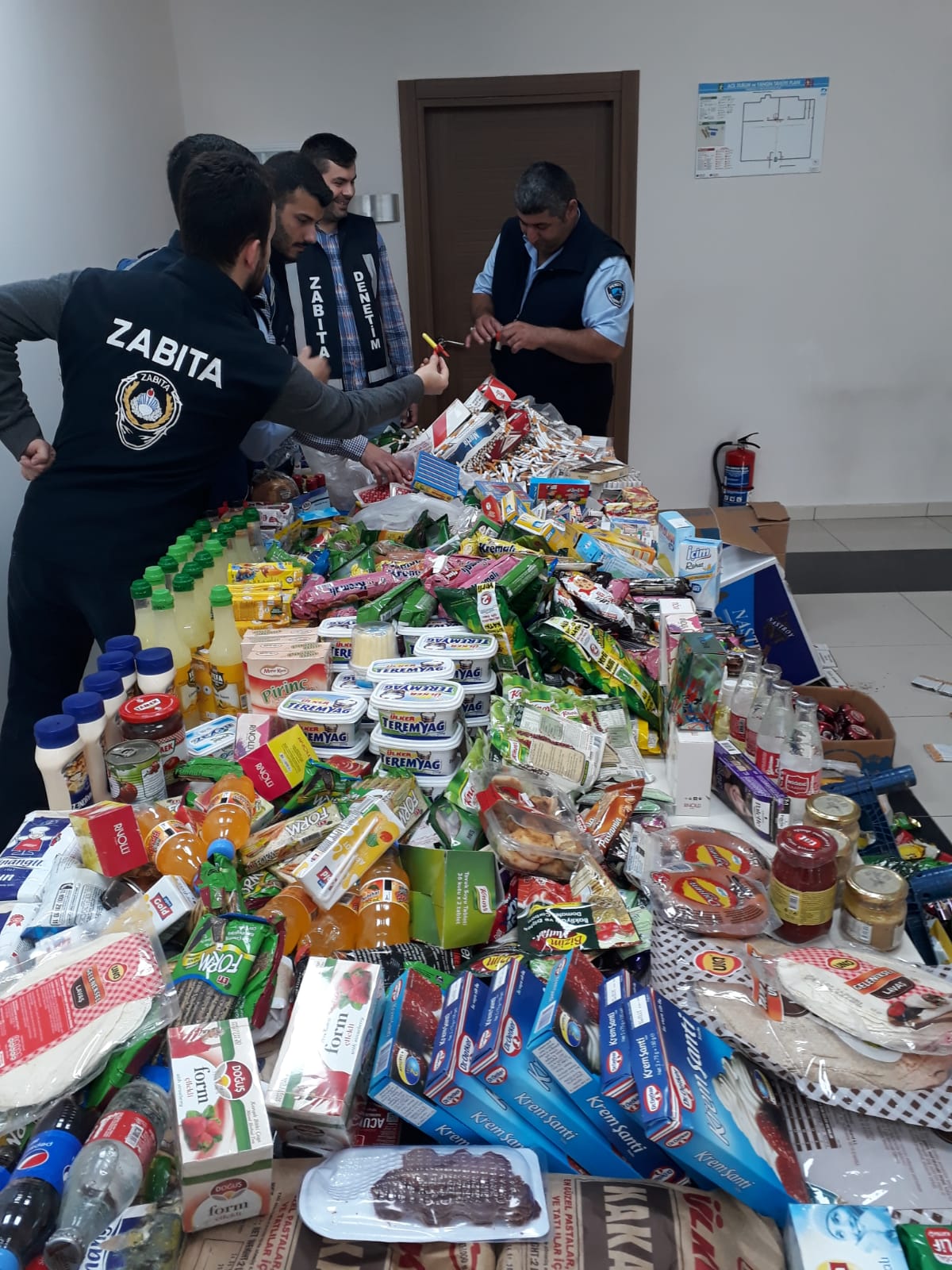 Pendik'te okullar zabıta ekipleriyle güvende