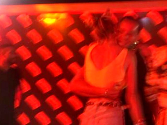 Sevgilisiyle samimi pozlar veren Şeyma Subaşı'nın annesinden uyarı