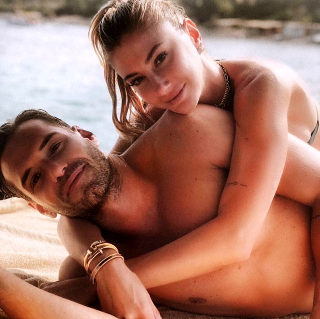 Sevgilisiyle samimi pozlar veren Şeyma Subaşı'nın annesinden uyarı