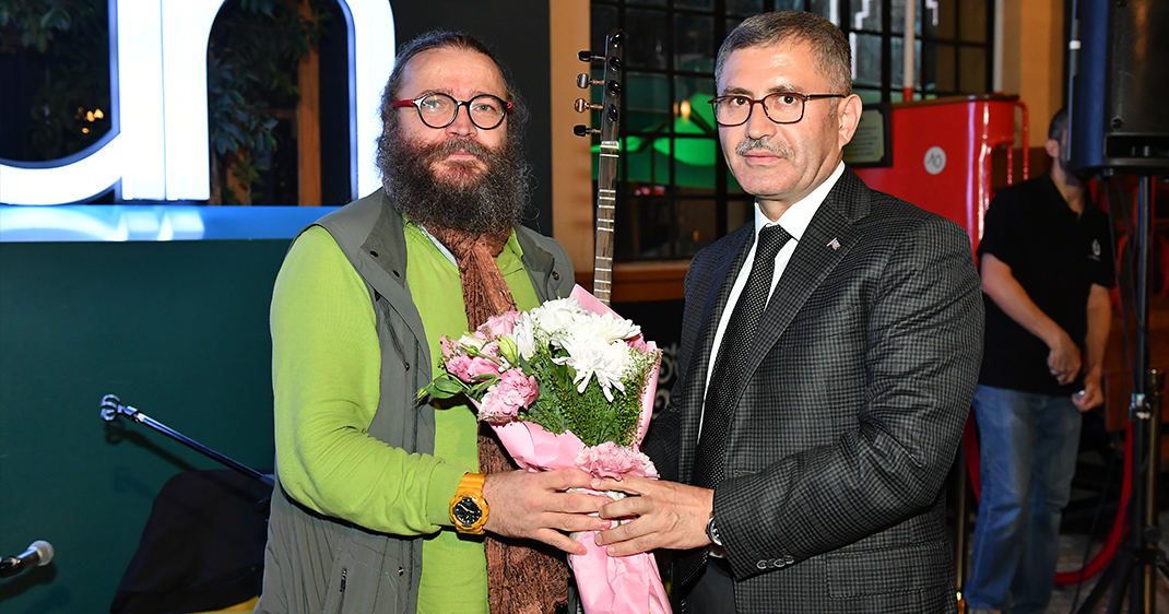 Üsküdar'da "Ustalardan Sesler" programı kapsamında türkü şöleni yaşandı