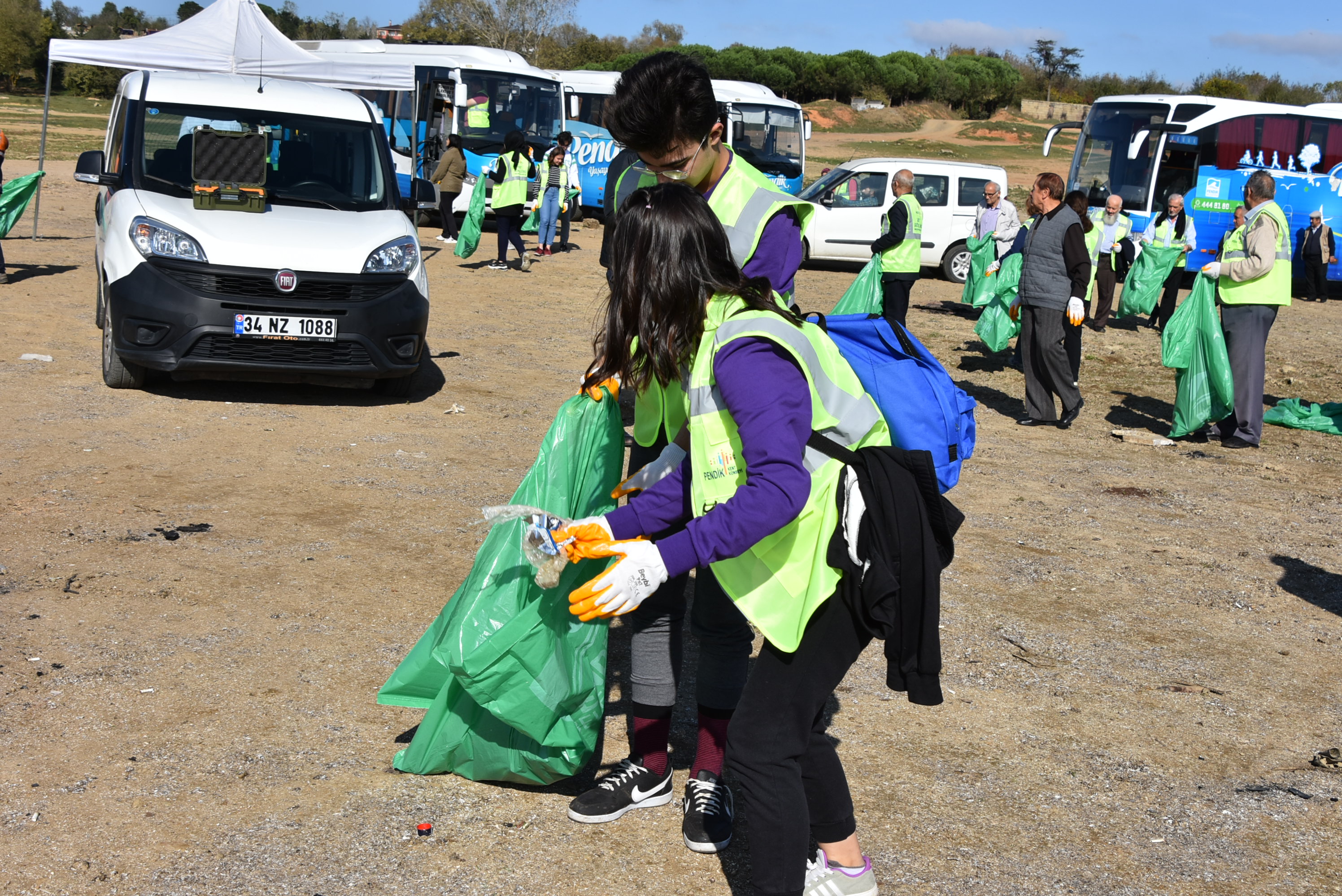 Pendik çevre temizliği için ele ele verdi