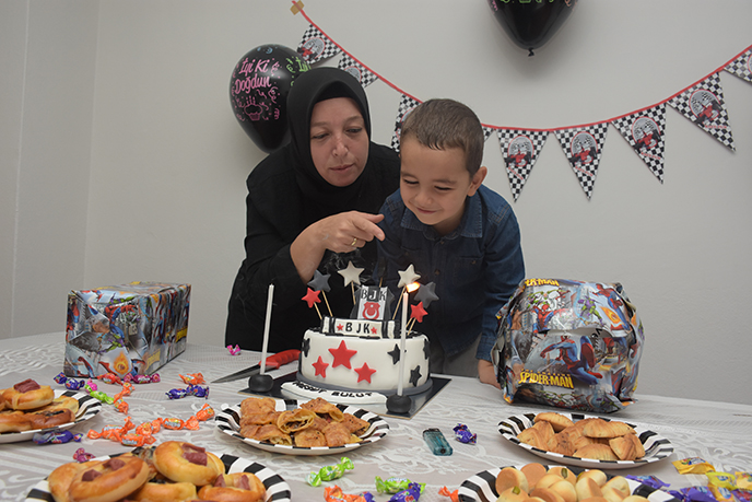 Tuzla, yetim çocuklarının yüzlerini ''Askıda Pasta Projesi'' ile güldürüyor