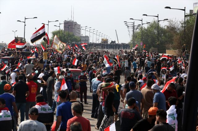 Protestolar tekrar başladı ! Polis biber gazıyla müdahale etti