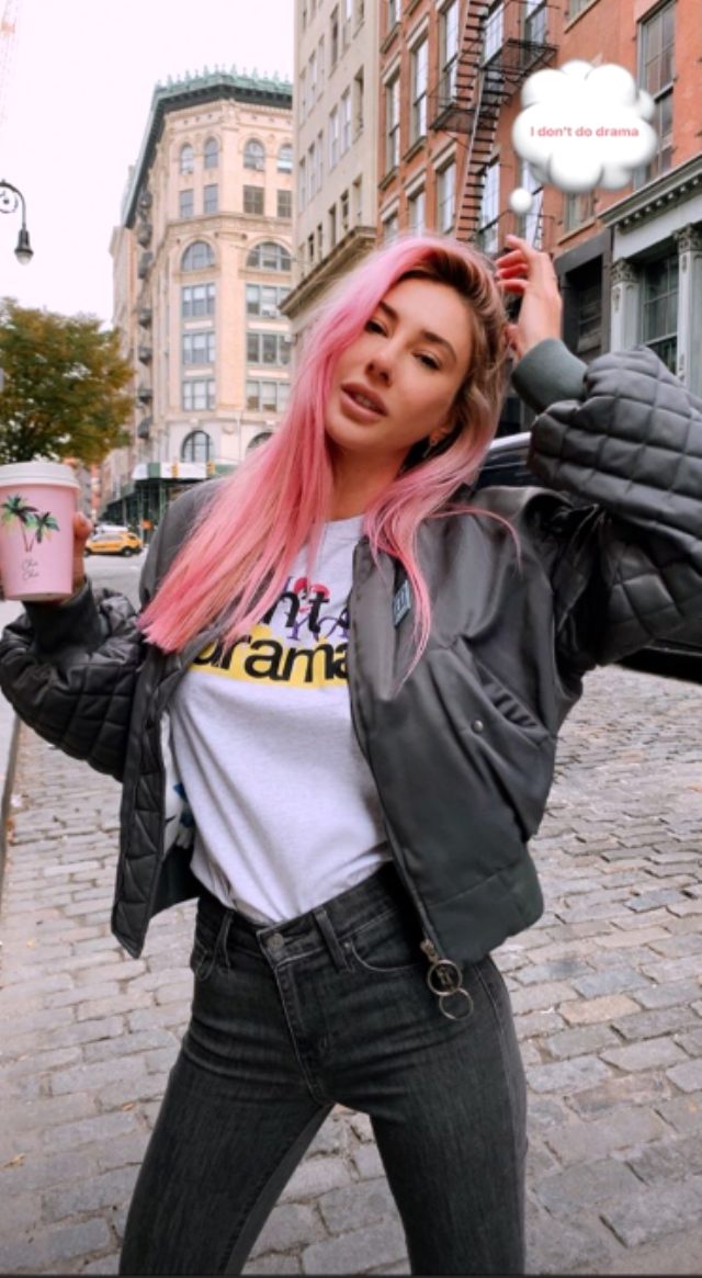 Şeyma Subaşı imaj değişikliğine giderek saçlarını pembeye boyattı