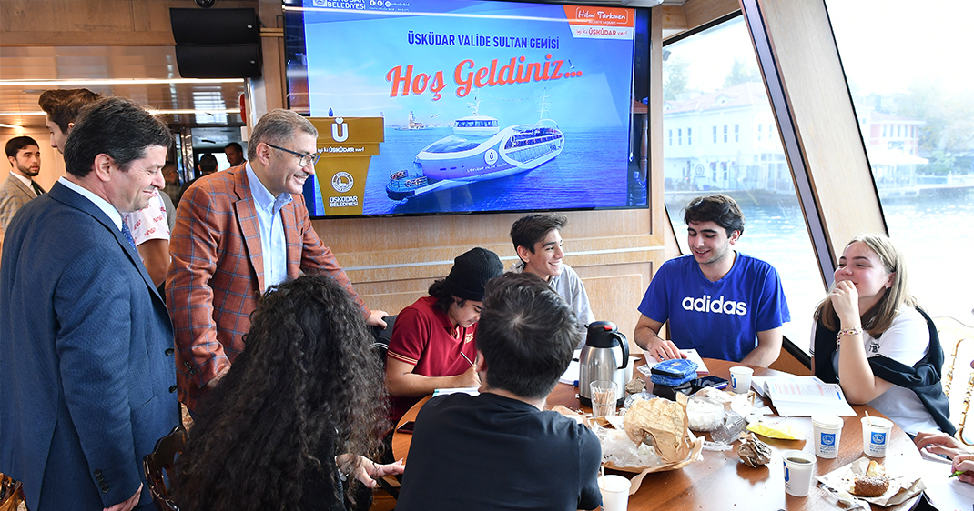 Üsküdar Valide Sultan Gemisi'nde Boğaz'ın eşsiz tarihi anlatıldı