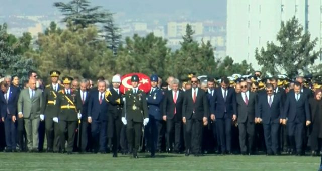 Cumhurbaşkanı Erdoğan Cumhuriyetimizin 96.yılında Anıtkabir'de