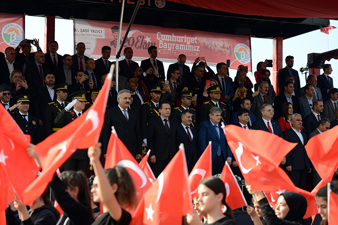 Tuzla'da Cumhuriyet coşkuyla kutlandı