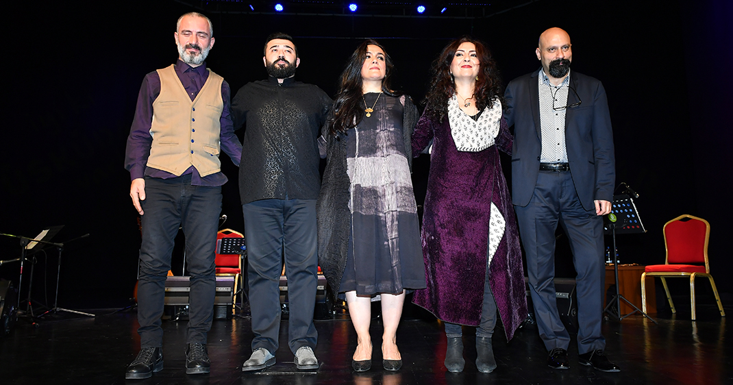 Üsküdar'da "Eski Kökler Yeni Yapraklar" konseri dinleyenleri mest etti