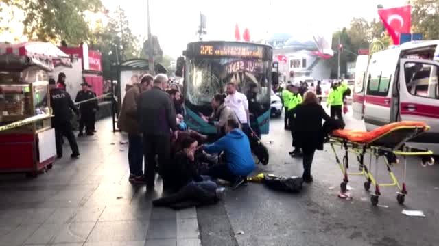 Beşiktaş'ta durağa dalan şoför tepki gösteren 3 yolcuyu bıçakladı