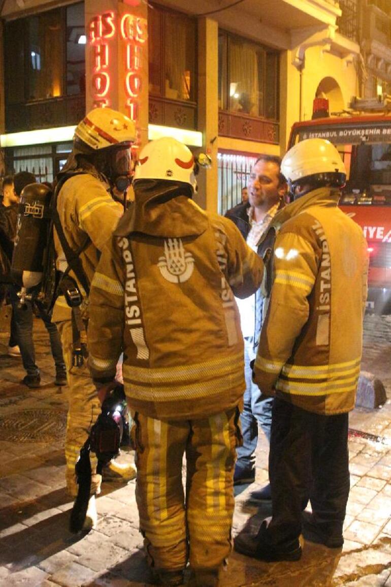 Taksim'de otelde yangın! 