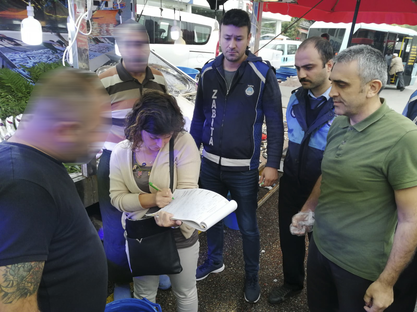 Pendik balık denetimine hız kesmeden devam ediyor