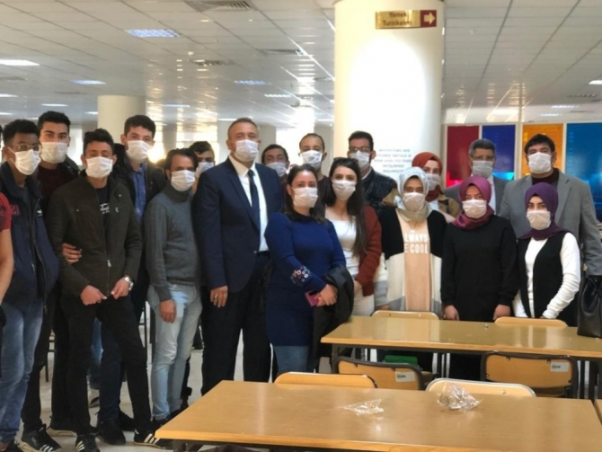 NEVÜ’den Lösemili çocuklara maskeli destek