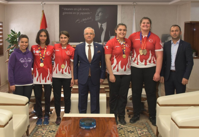 Başkan Kayda, milli judocuları altınla ödüllendirdi