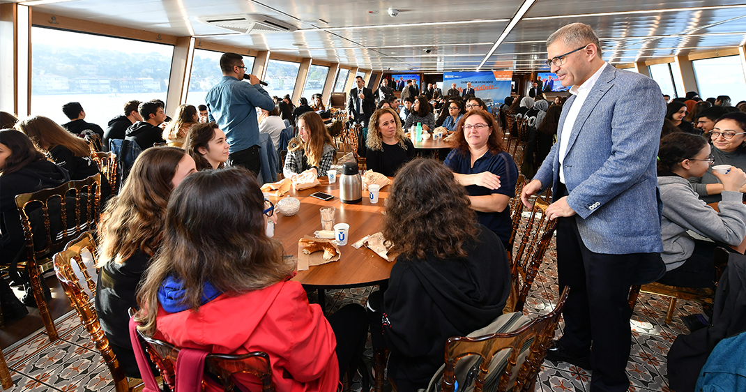 Valide Sultan Gemisi konuklarını ağırlamaya devam ediyor