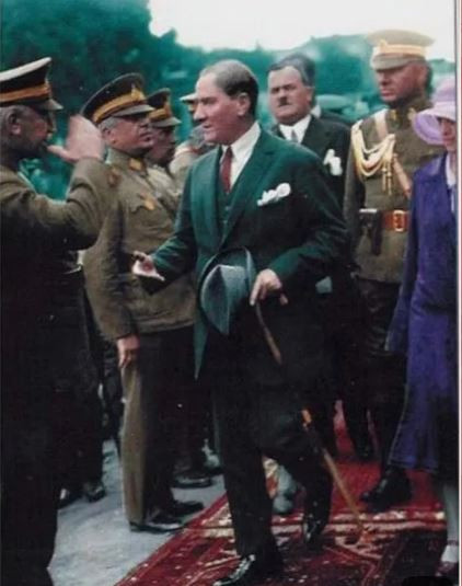 10 Kasım'a özel video! Atatürk'ün ilk kez izleyeceğiniz görüntüleri