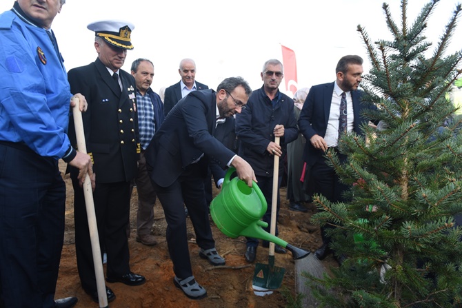 Pendik 22 bin fidanla geleceğe nefes oldu