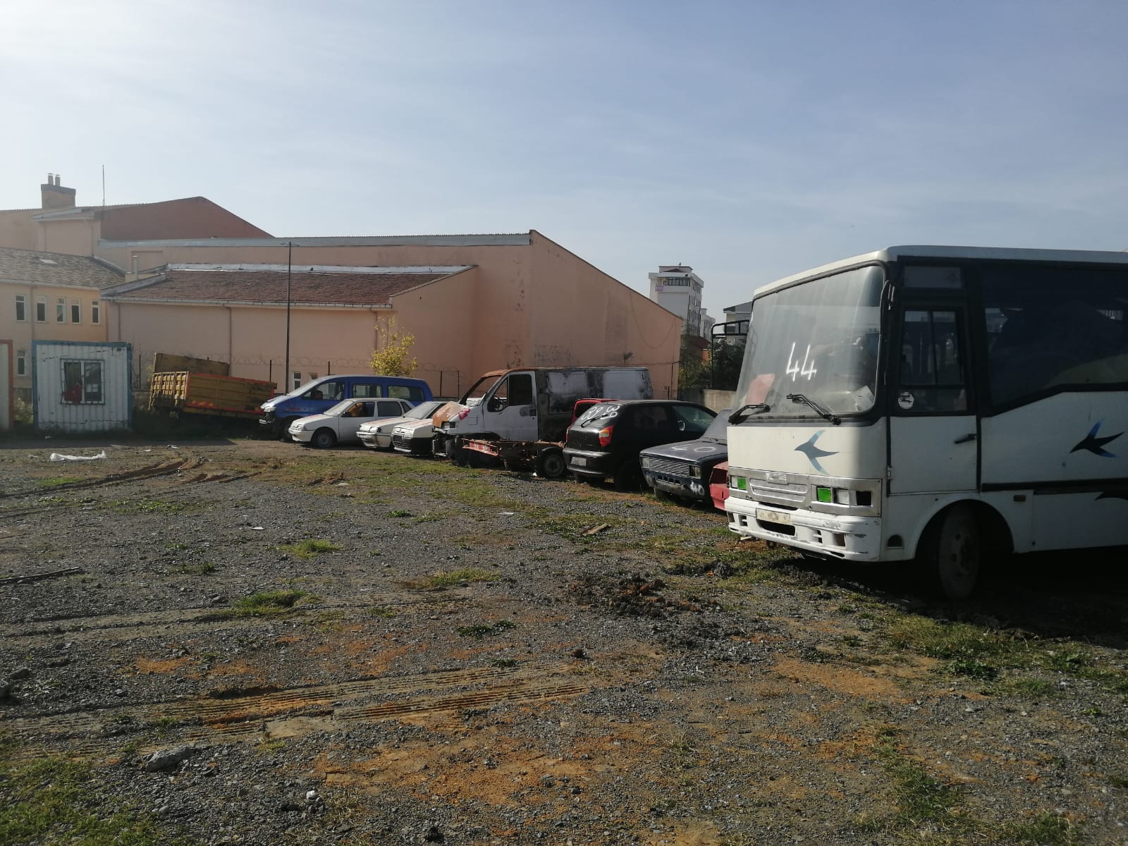 Pendik hurda araçlardan temizleniyor