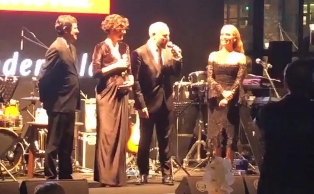 4 Aylı hamile olan Bergüzar Korel sahnede şarkı söyledi