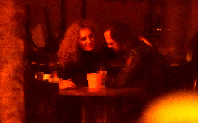 Ebru Özkan'ın eşi Ertan Saban bir kadınla sarmaş dolaş görüntülendi