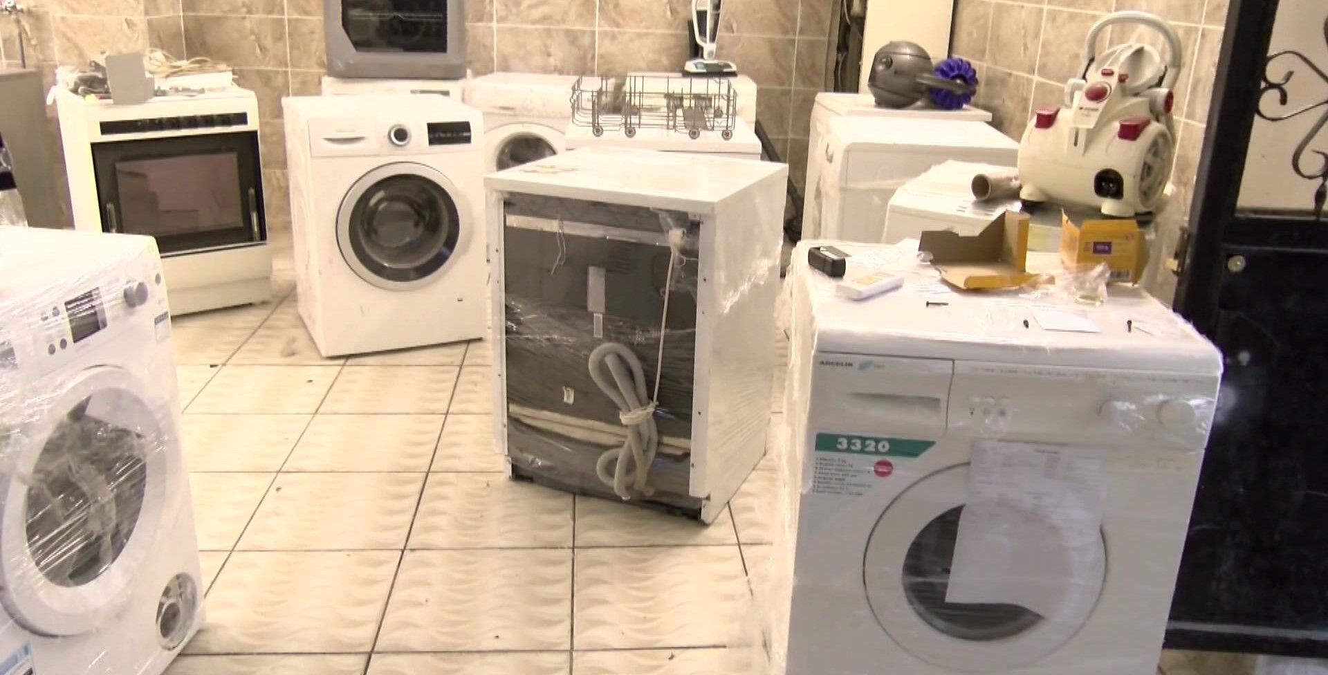 'Yetkili servisiz' diyerek gelip beyaz eşyaları çaldılar