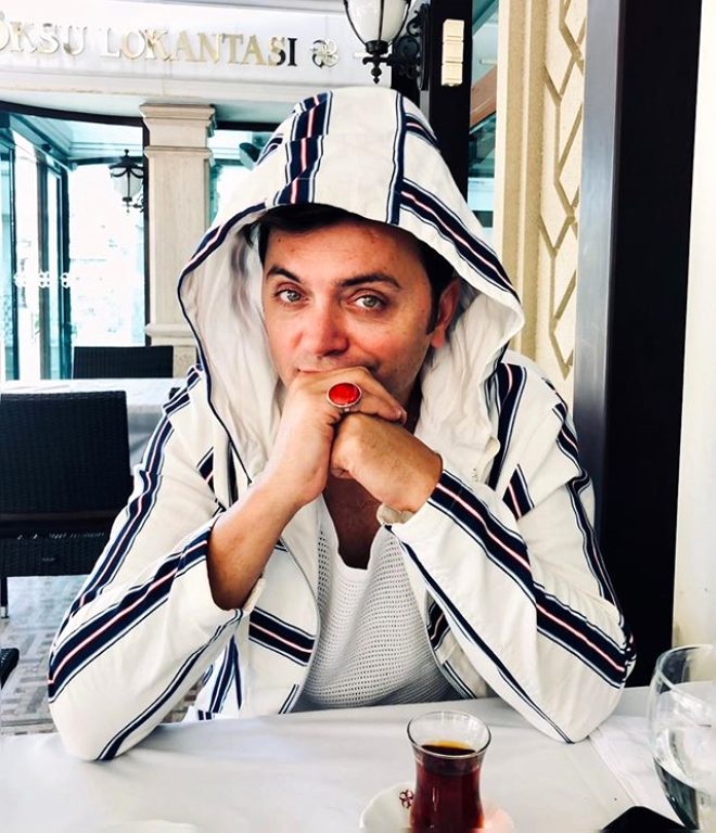 Zakkum'un solisti Yusuf Demirkol estetikli yeni hali ile oldukça şaşırttı!