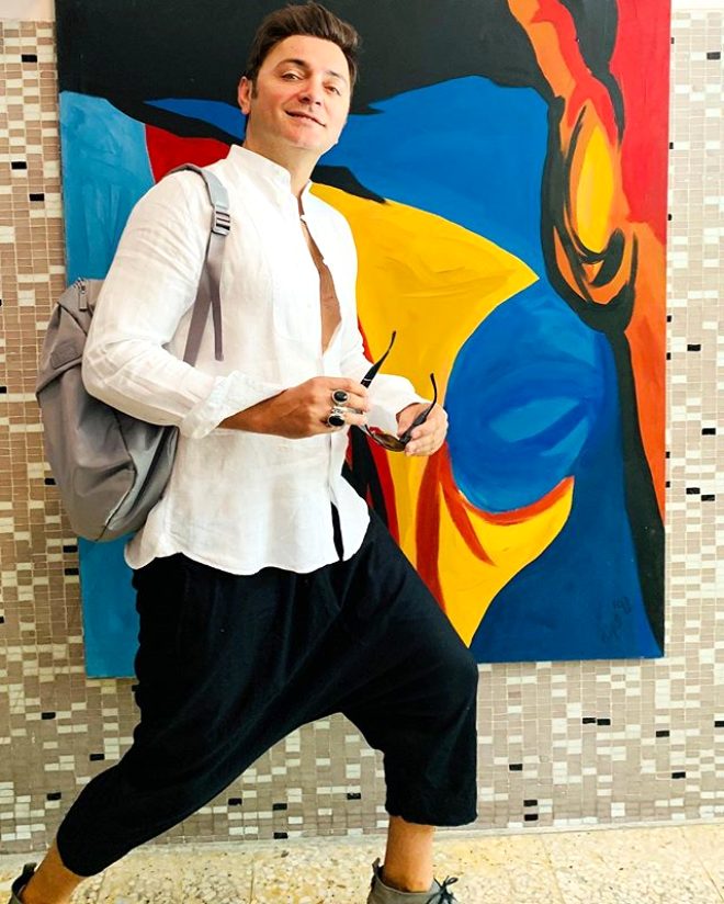 Zakkum'un solisti Yusuf Demirkol estetikli yeni hali ile oldukça şaşırttı!