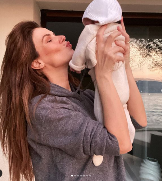 Tülin Şahin kızı Siena Leyla'nın kordonunu saklıyor