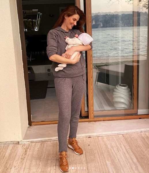 Tülin Şahin kızı Siena Leyla'nın kordonunu saklıyor