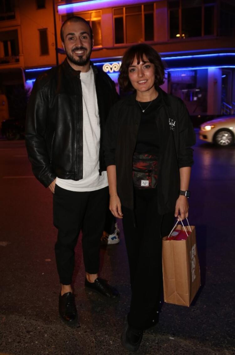 Ezgi Mola'nın sevgilisi Mustafa Aksakallı'dan evlilik şakası