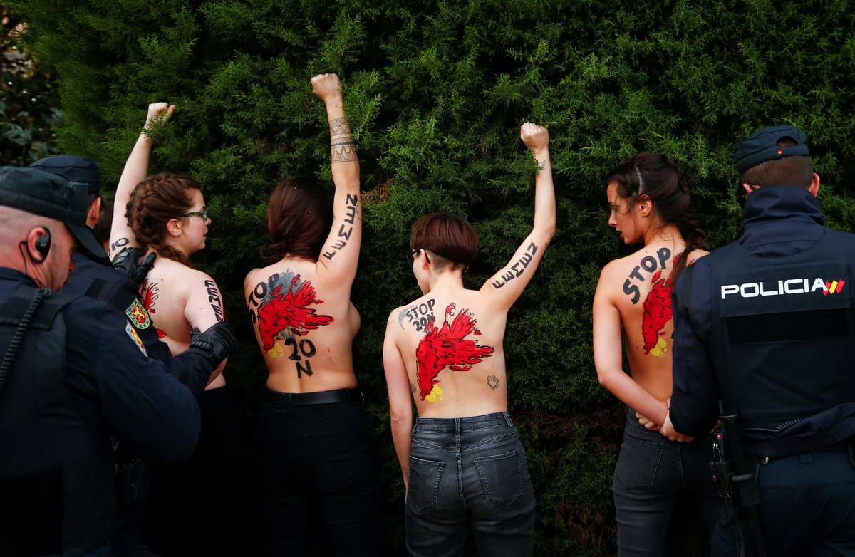 Femenler bu sefer de aşırı sağcıların karşısında!