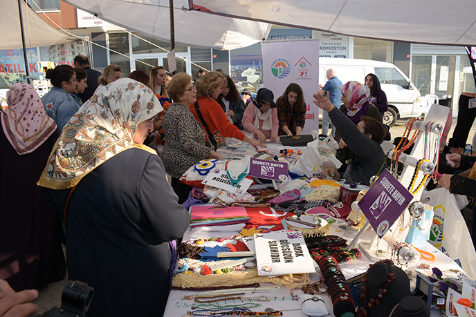 Tuzla'da kadına yönelik şiddette karşı etkinlik düzenlendi