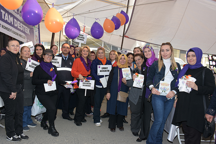 Tuzla'da kadına yönelik şiddette karşı etkinlik düzenlendi