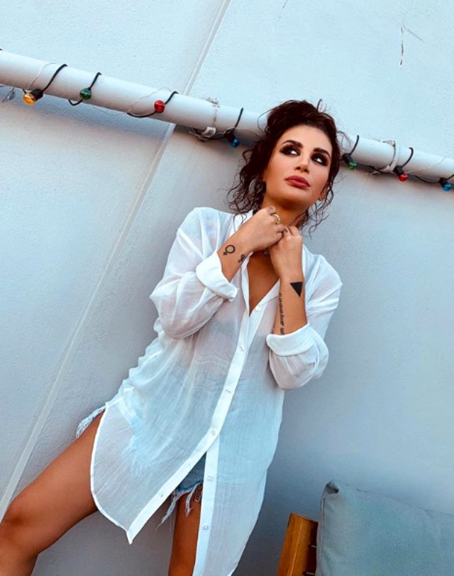 İrem Derici: Sevmediğim tiplere yazmak için fake hesap açtım