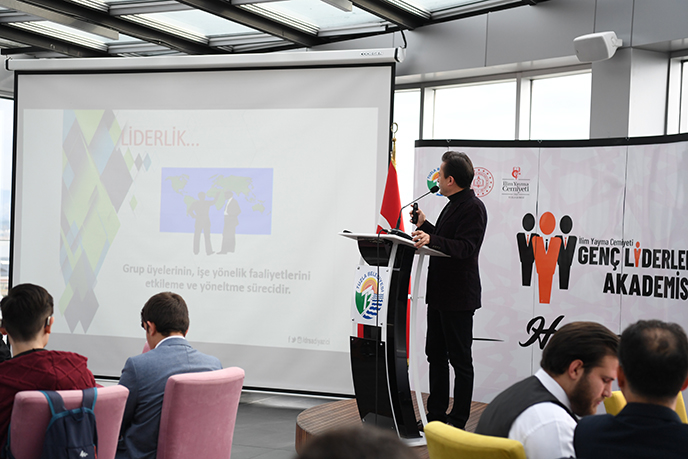Tuzla'da gençler, Genç Liderler Akademisi ile geleceğe adım atıyor