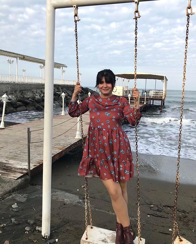 Hanife Gürdal takipçisinin yorumunu tükürerek eleştirdi