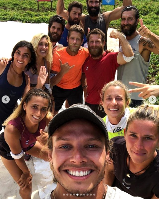 Murat Ceylan ile sevgilisi AVM'de dudak dudağa yakalandı