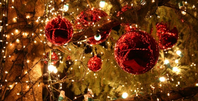 Yılbaşı haram mı? Kutlamak müslümanlara haram mı? Yılbaşı bileti, çekilişi haram mı?