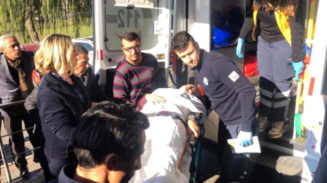 Selahattin Demirtaş'ın anne ve babasını taşıyan araç kaza yaptı!