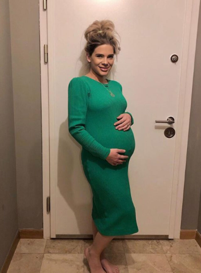 Damla Ersubaşı ikinci bebeğine kavuştu