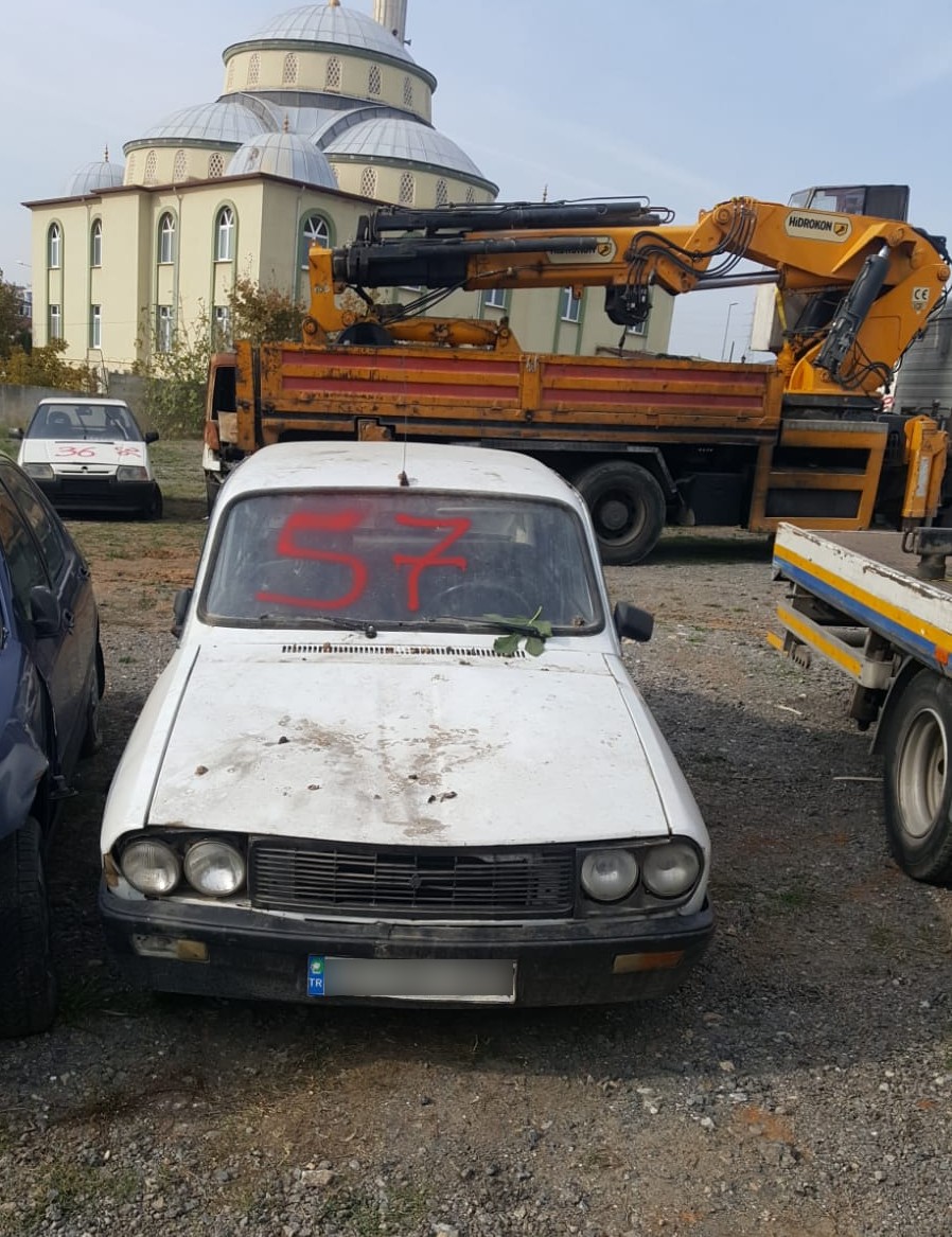 Pendik hurda araçlardan arındırılıyor