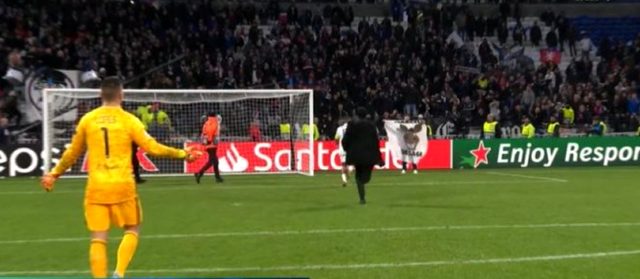 Büyük ayıp! Beşiktaş'ın eski futbolcusu Marcelo'ya eşekli pankart