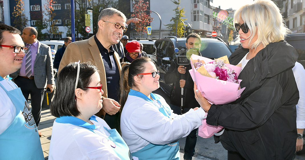 Üsküdar Tebessüm Kahvesi Türkiye’nin Süper Starı'nı ağırladı
