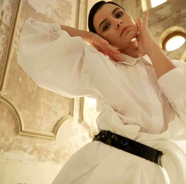 Beren Saat'in verdiği poz sosyal medyayı salladı