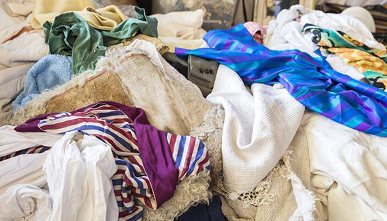 Kıyafet kumbarasıyla geri dönüşüme büyük destek