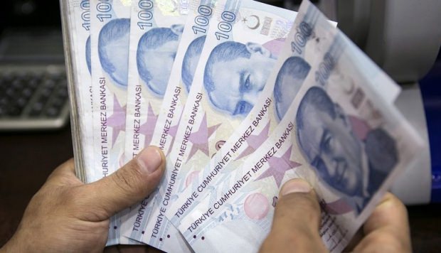 Türk-İş, Hak-İş ve DİSK, 2020'de geçerli olacak asgari ücrete ilişkin şu ana kadarki çalışmaları değerlendirmek üzere yarın ortak rakam hakkında açıklamada bulunacak. Peki Asgari ücret 2020 ne kadar olacak? | 2020 asgari ücret zam oranı? | Asgari ücret ne zaman açıklanacak? Asgari ücret 2020 ne kadar? İşte detaylar...