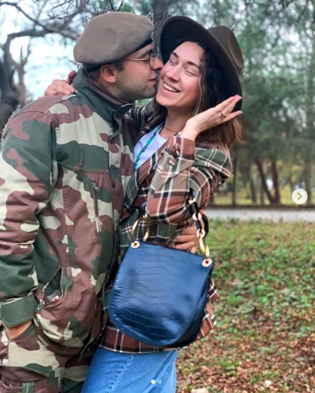 Oyuncu Gözde Çığacı evlilik teklifi alırken kışlayı inletti