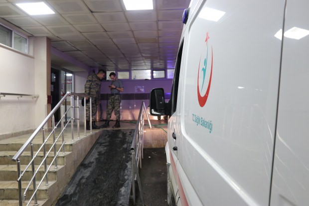 Akşam yemeğinin ardından zehirlenen 150 asker hastaneye kaldırıldı