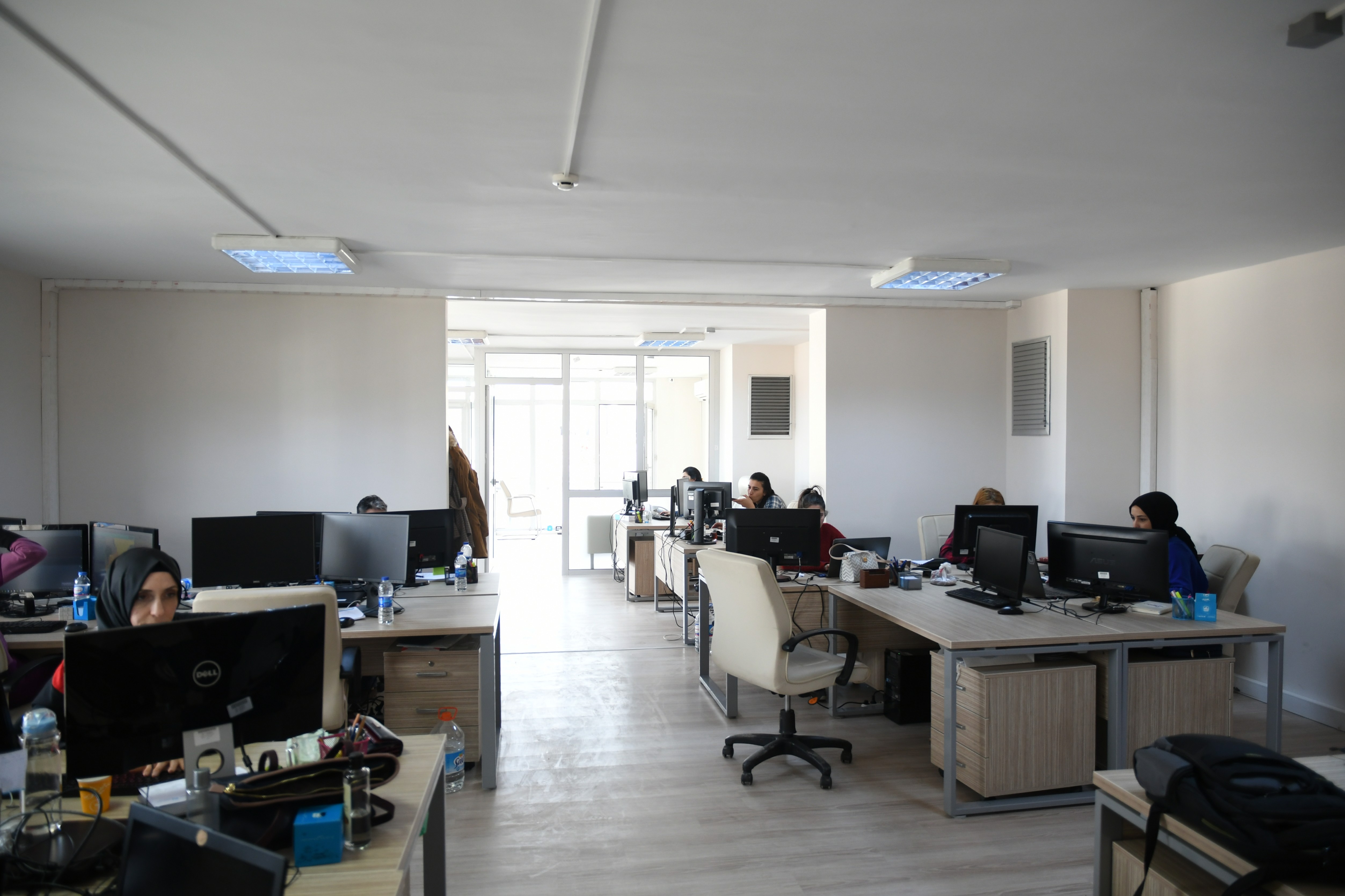 Pendik Belediyesi geçici binasına kavuştu