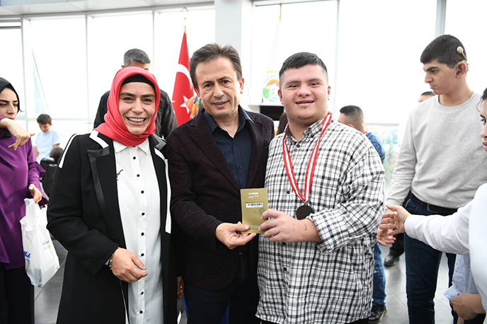 Tuzla, özel çocuklarına teşekkür etti