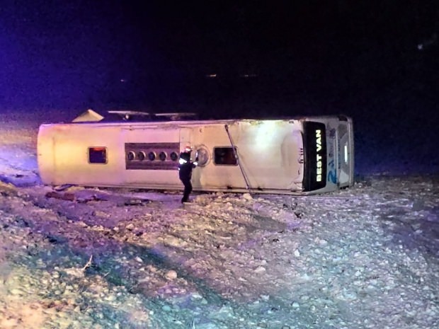 Kayseri'de yolcu otobüsü devrildi! Çok sayıda yaralı var